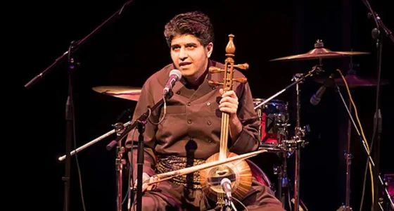 Kurdish artist Shahriyar Jamshidi on stage